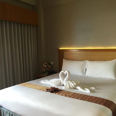 D-One Hotel Хат Яй Екстериор снимка