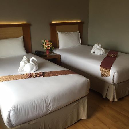 D-One Hotel Хат Яй Екстериор снимка