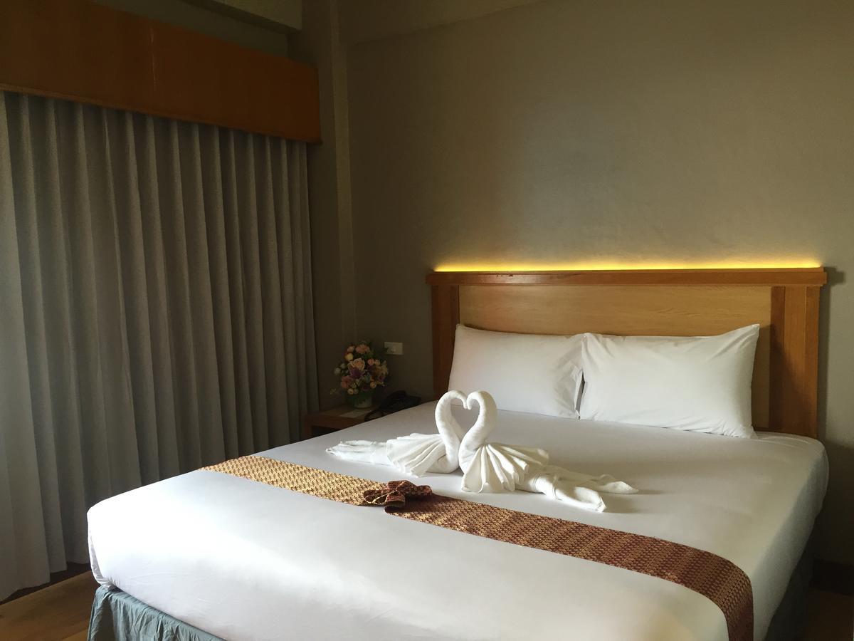 D-One Hotel Хат Яй Екстериор снимка