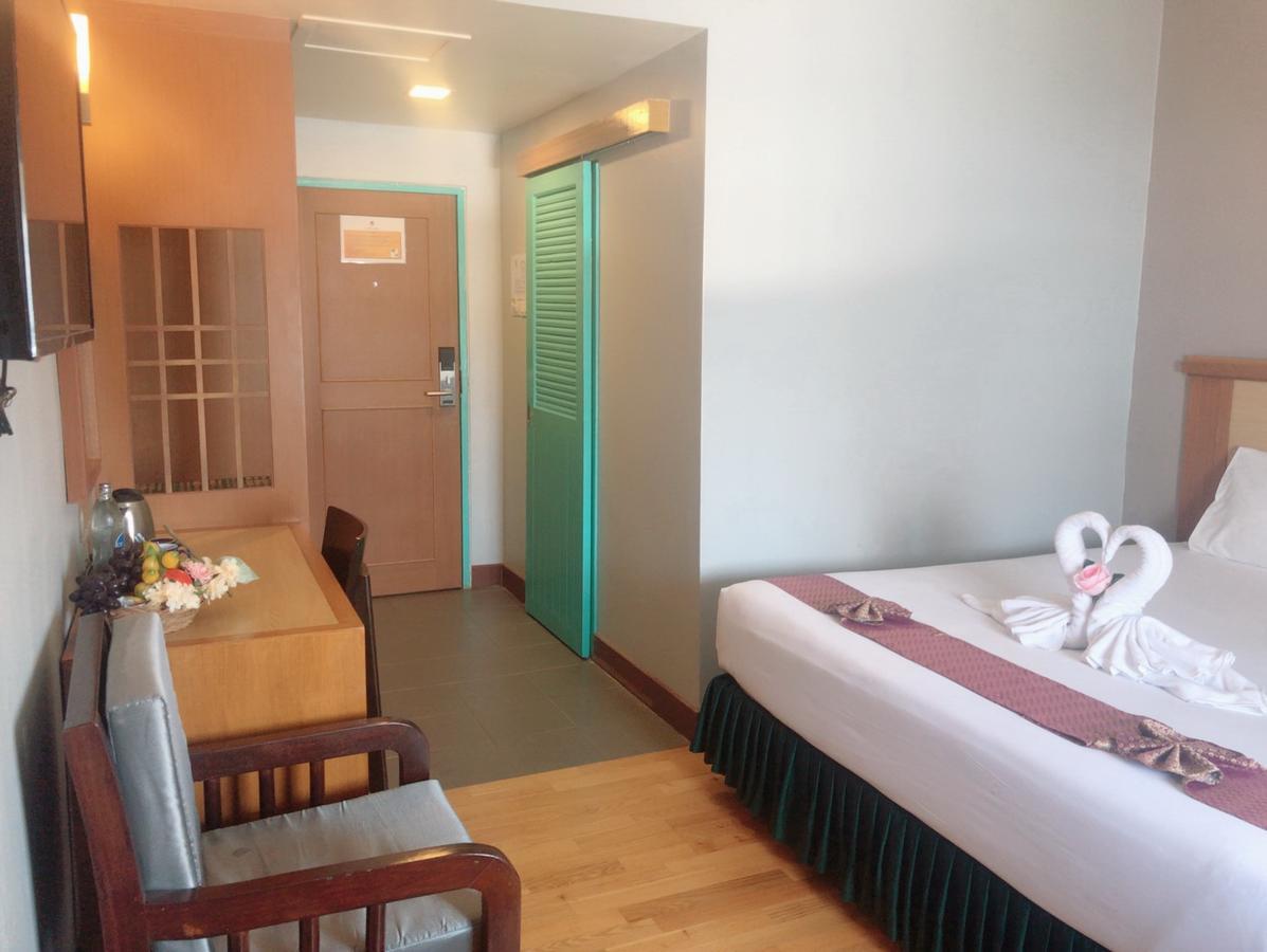 D-One Hotel Хат Яй Екстериор снимка
