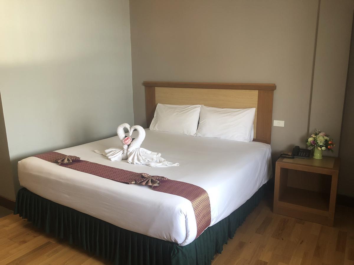 D-One Hotel Хат Яй Екстериор снимка